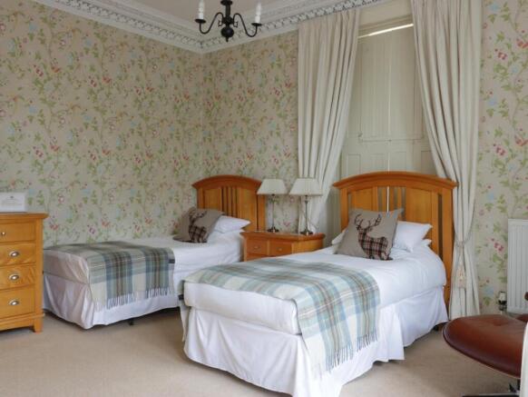 Twin bedroom resized.jpg
