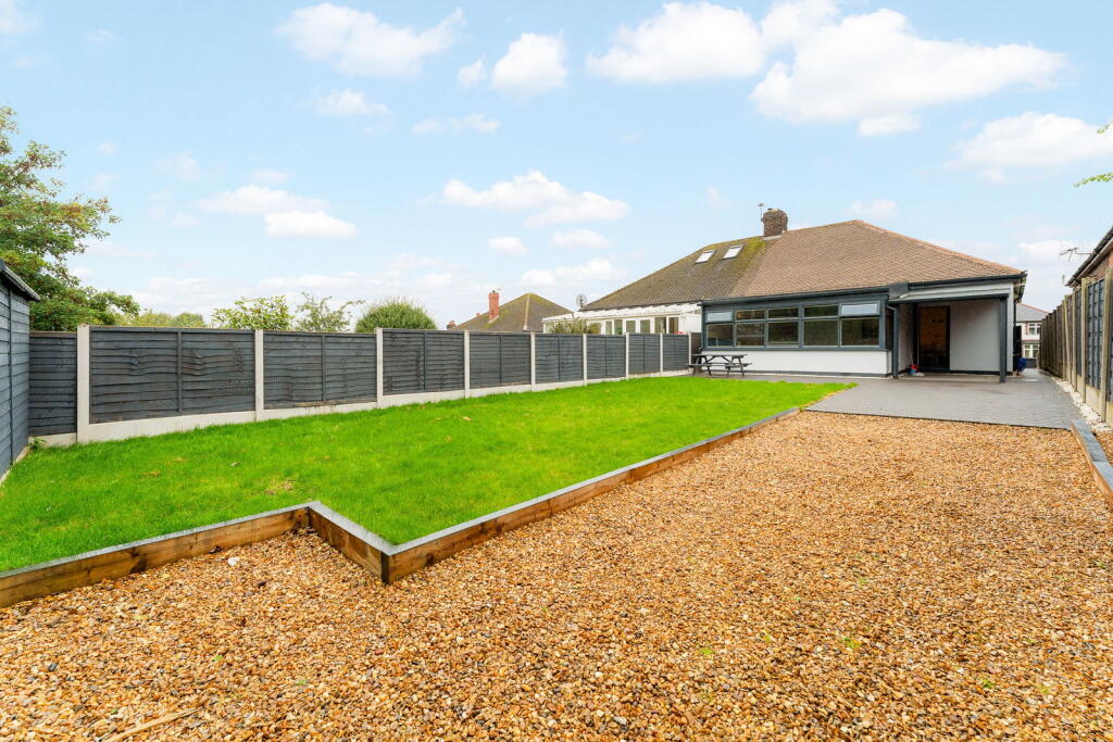 House in Runcorn, Halton Brook, The Brow - View 2