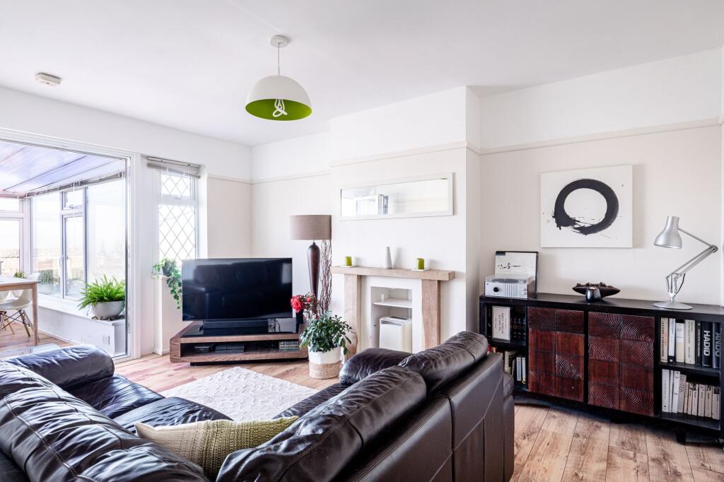 Westfield Crescent, Brighton - View 2