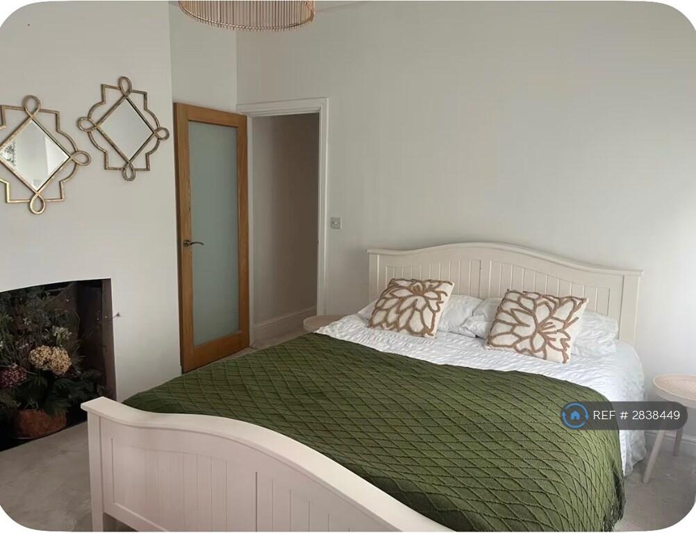 Main image of property: Main Road, Nottingham, NG4
