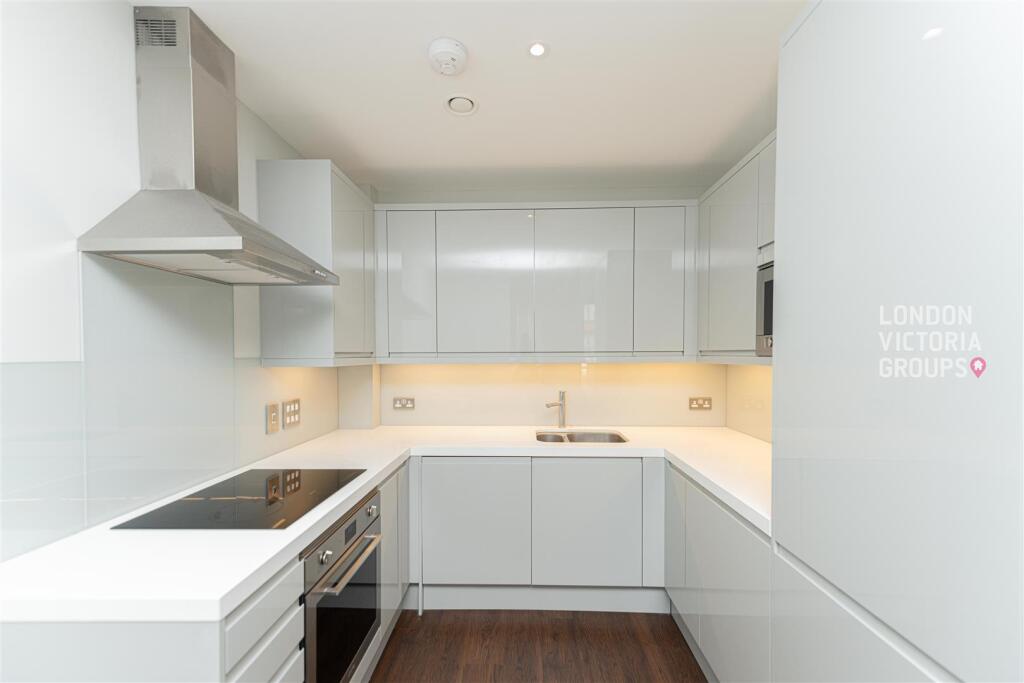 Apartment in London, Blackwall - More