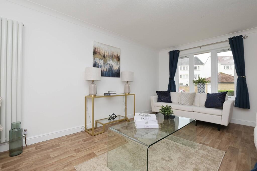 37 The Moorings, Dalgety Bay, KY11 9GP photo 4