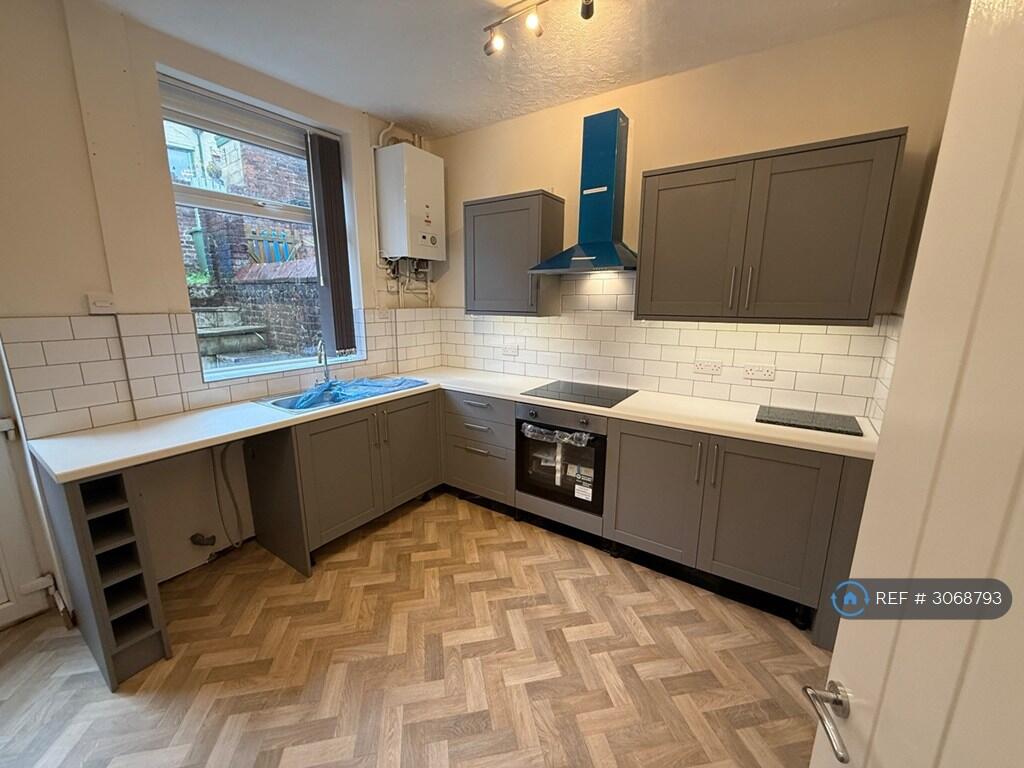 House in Oldham - View 5