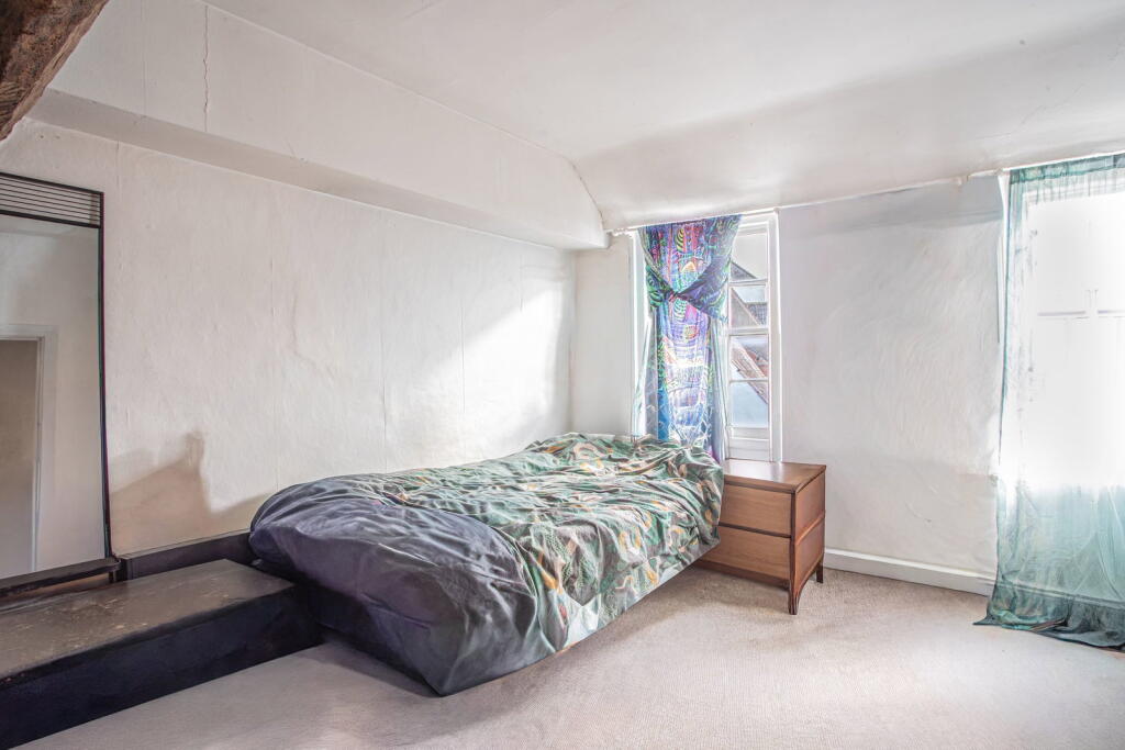 Apartment in Gloucester - View 4