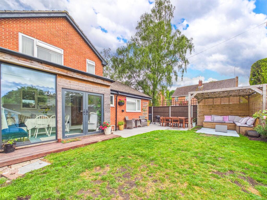 House in New Forest, Bransgore - More