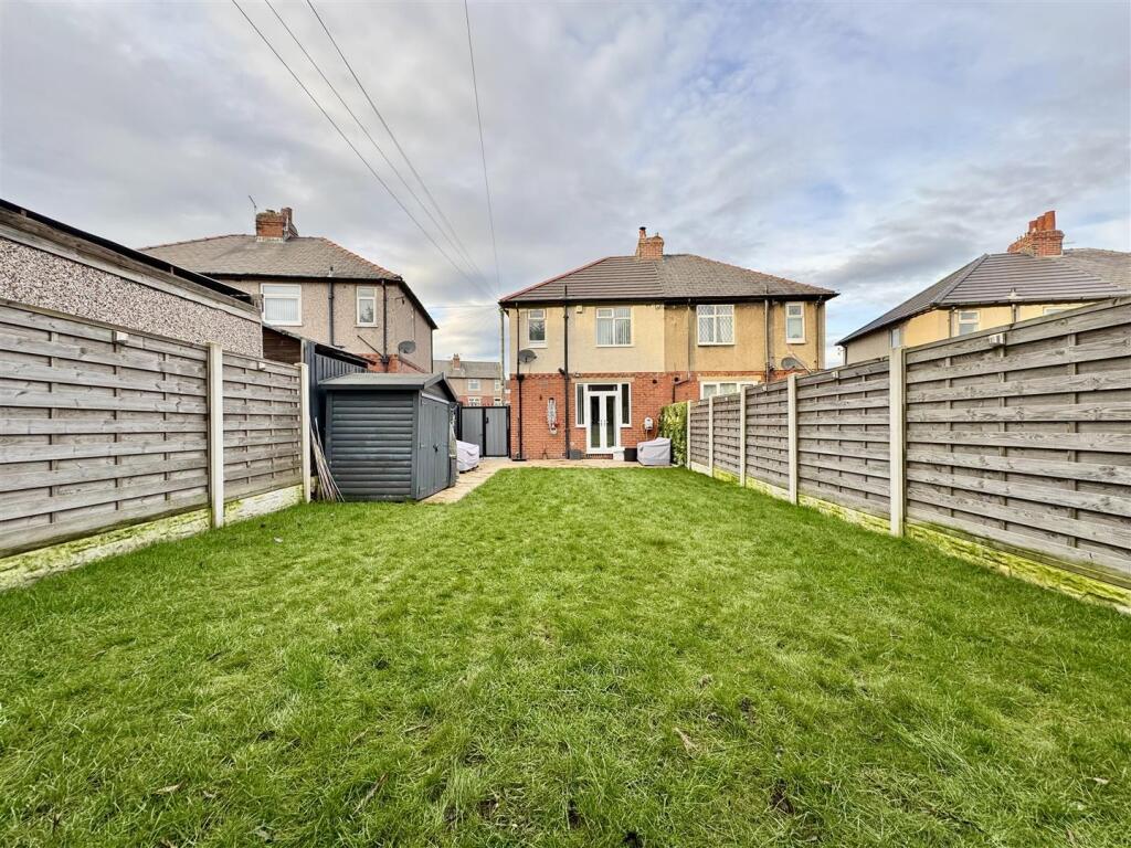Long Lane, Dalton, Huddersfield, HD5 9SH photo 4