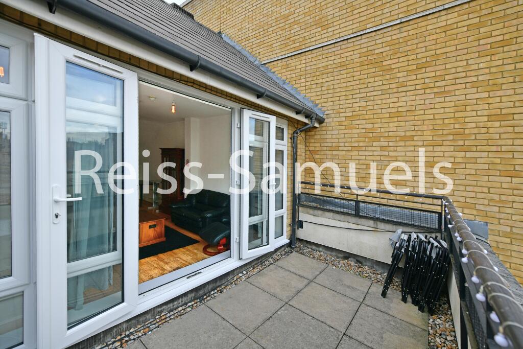 6 bedroom town house for rent