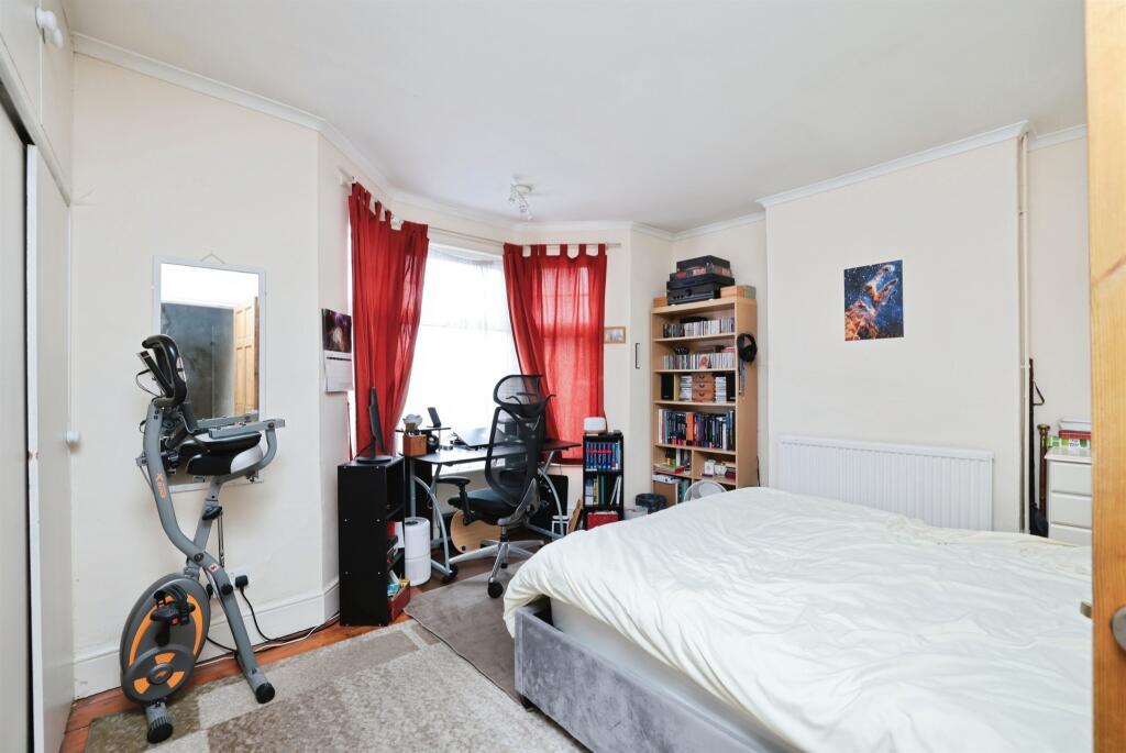 House in Watford, Holywell Estate - View 5