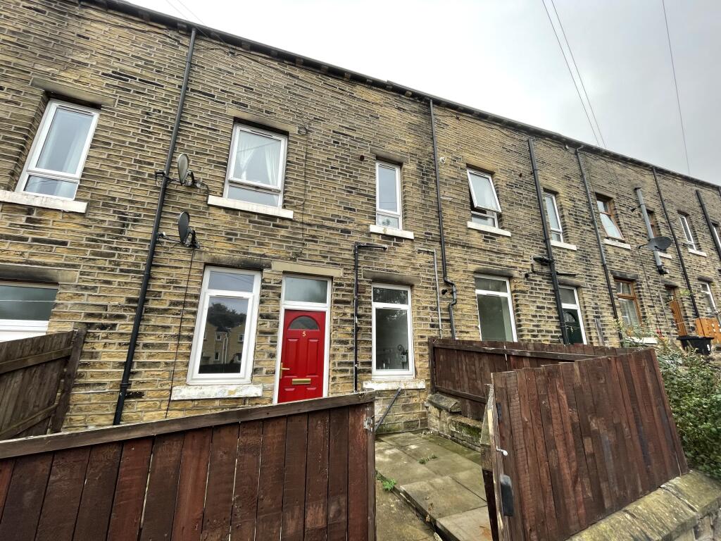 1-bed flat on 5 Claremont Street, Sowerby Bridge, West Yorkshire HX6 2PD, £22,000