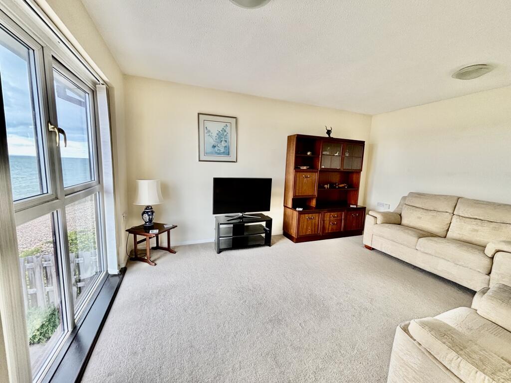 Apartment in Chichester, Selsey - View 3