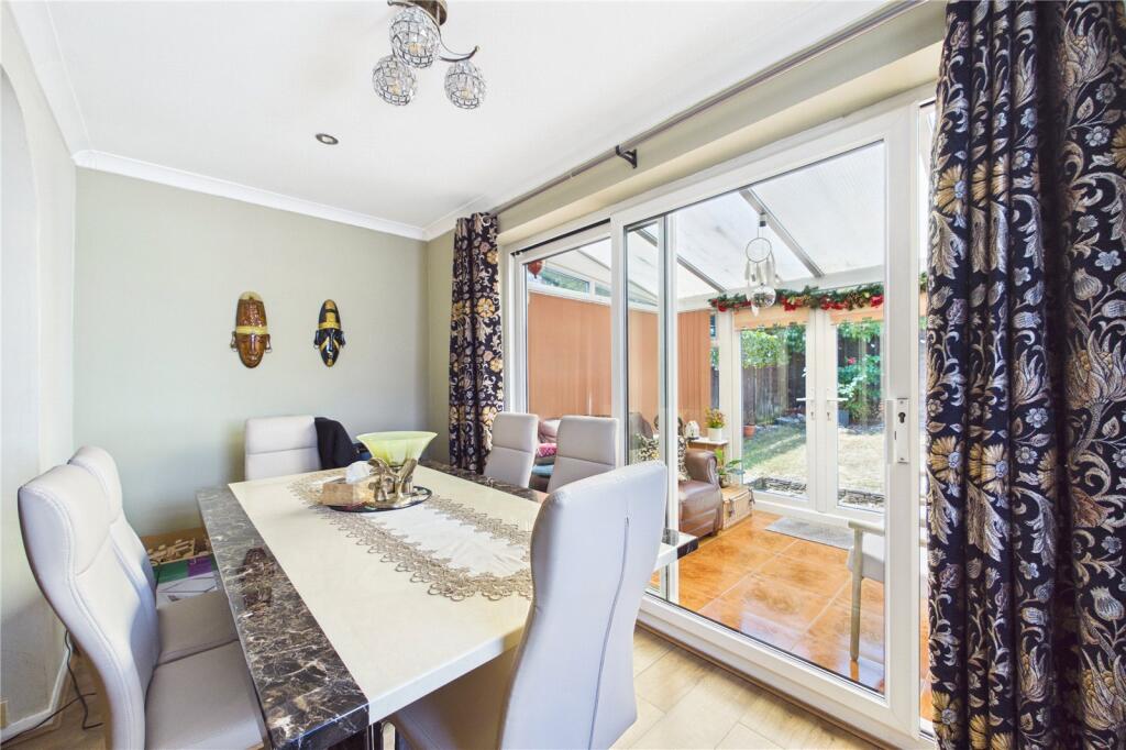 Aylsham Close, Tilehurst, Reading, Berkshire, RG30 photo 4
