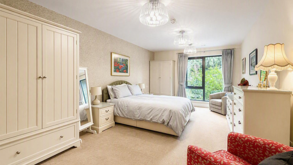 Apartment in Gloucester - View 3