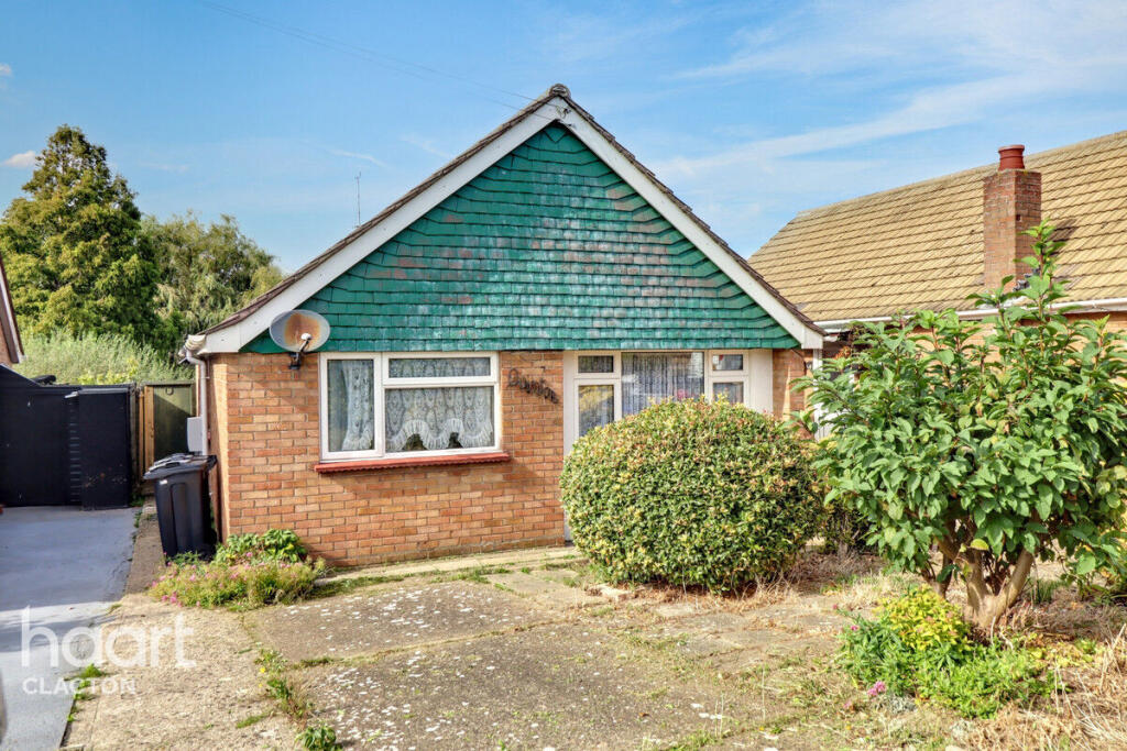 2-bed detached on Slade Road, Clacton-On-Sea, £230,000
