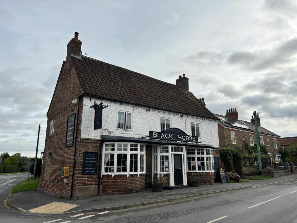 Main image of property: Black Horse, Newton Road, Tollerton, York, YO61 1QT
