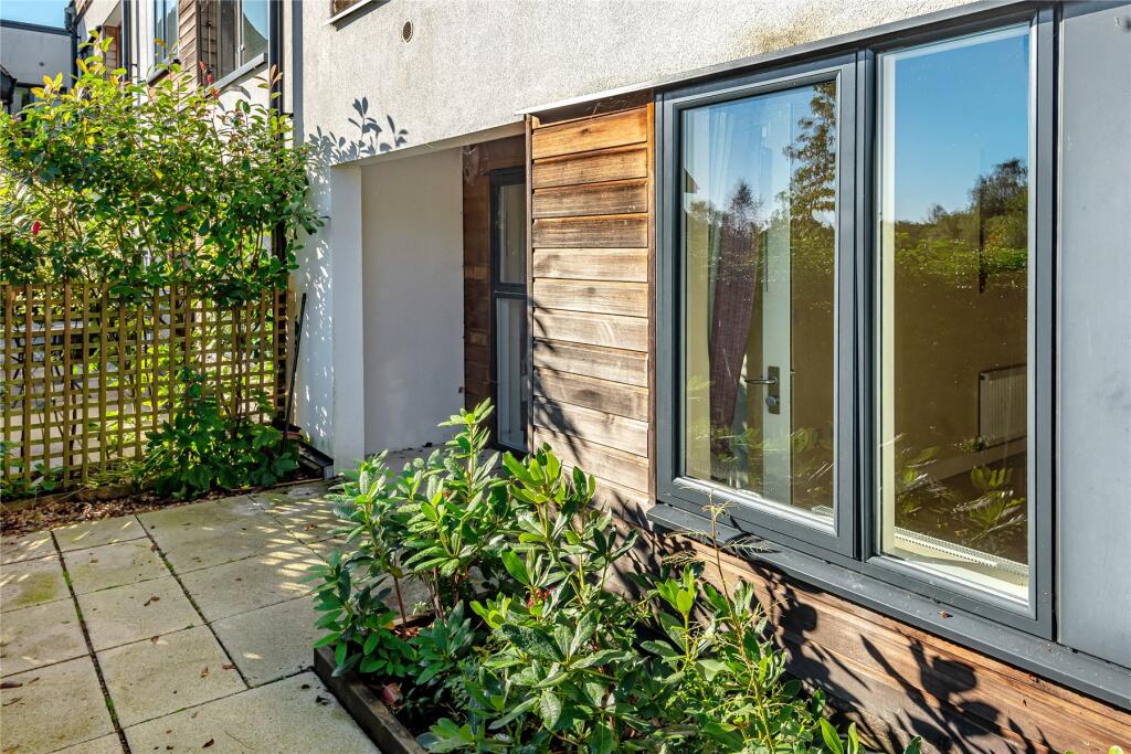 Apartment in Waverley, Haslemere - View 3