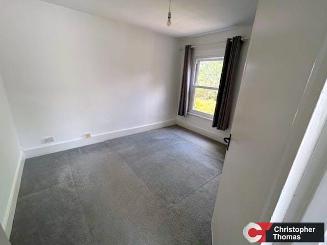 Flat bedroom ii.jpg