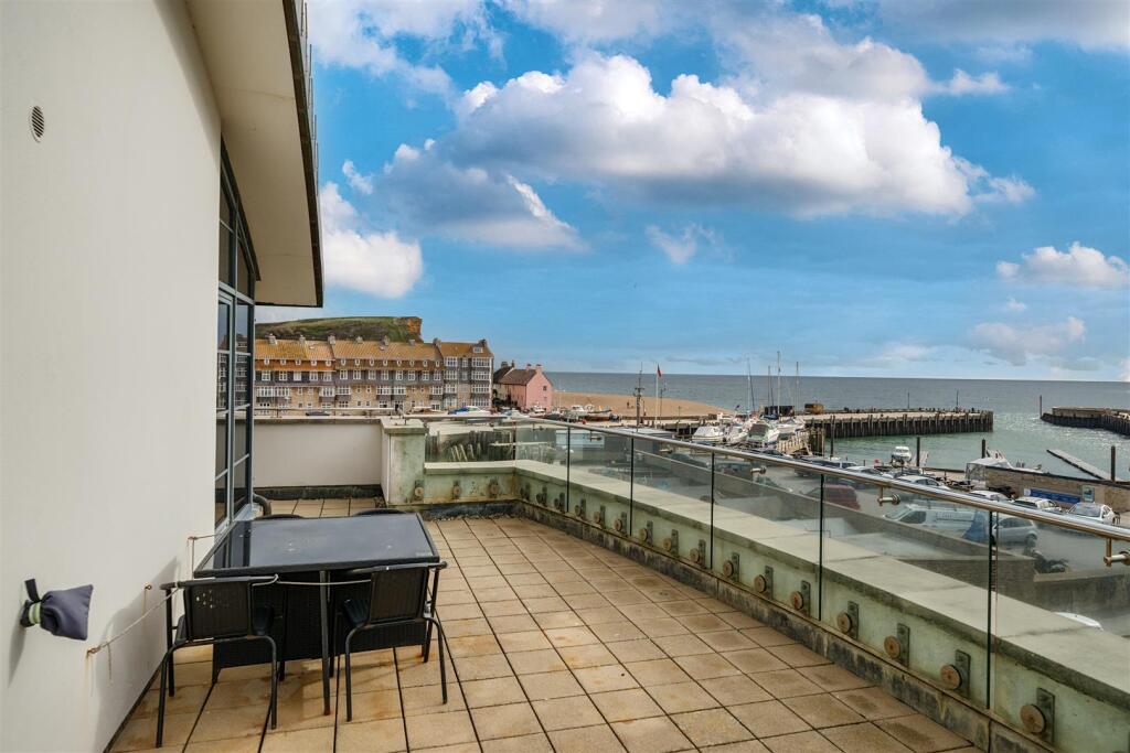 Quayside, West Bay photo 4