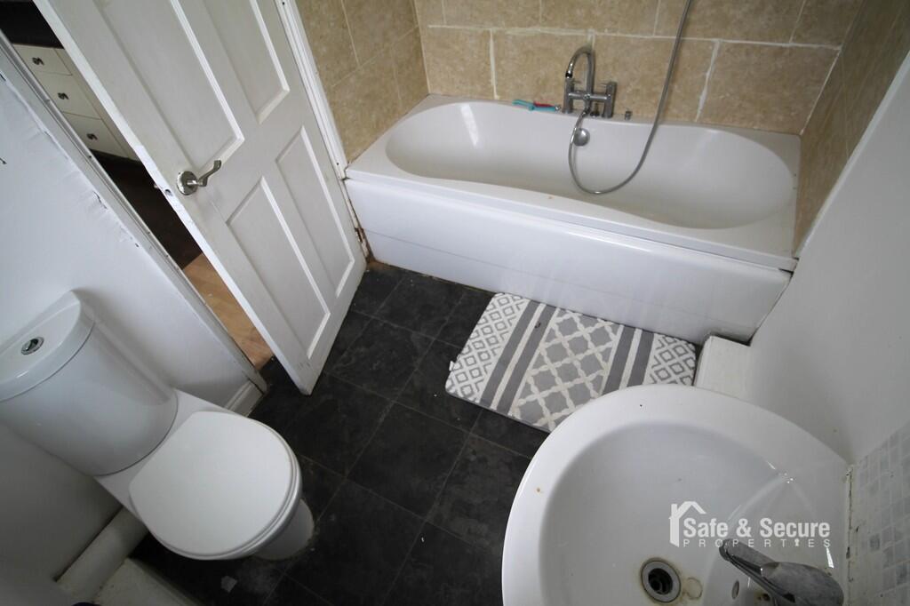 Victoria Street, Hetton Le Hole, Houghton Le Spring photo 5