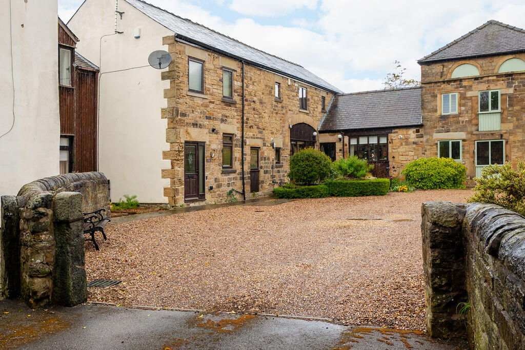 2-bed house on Brookhouse Court, Hackenthorpe, Sheffield, £220,000