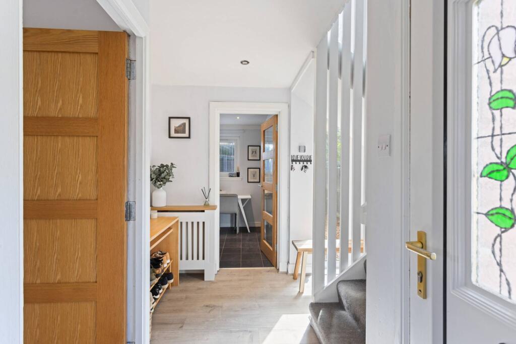 House in Edinburgh, Cramond - More