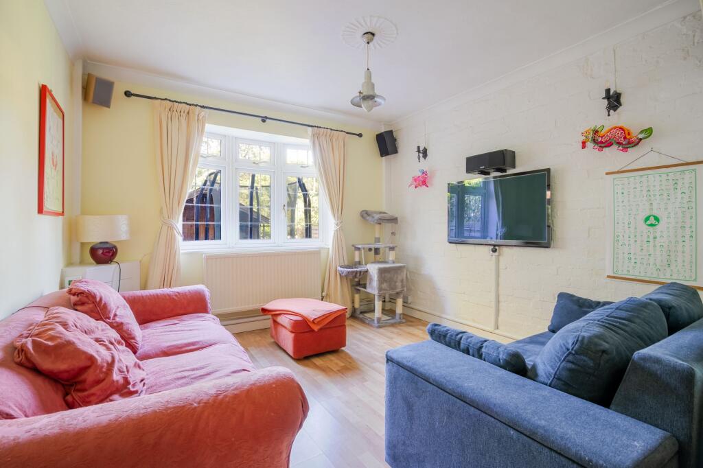 House in Slough - View 5