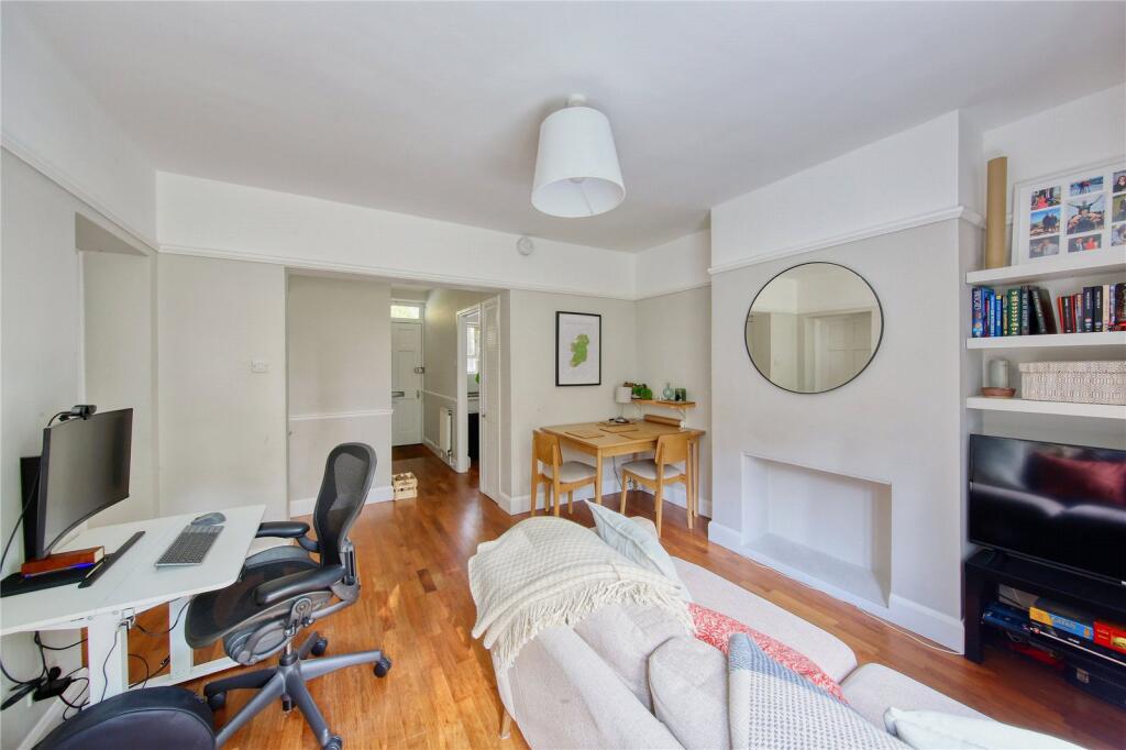 Apartment in London - View 3