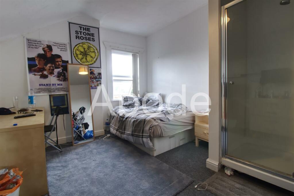8 bedroom house for rent