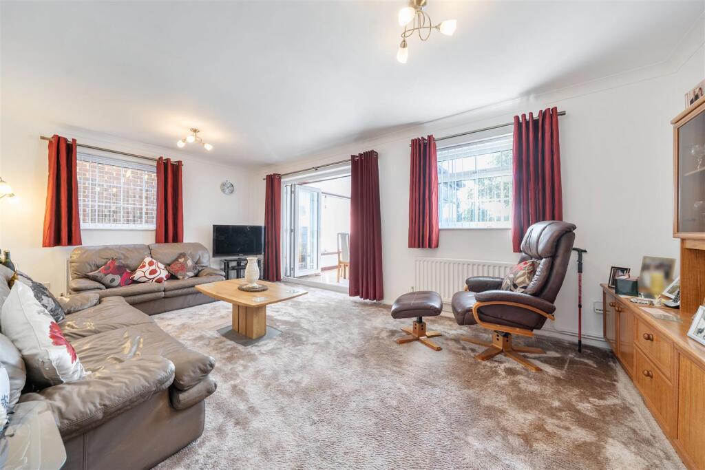 House in Portsmouth - View 3