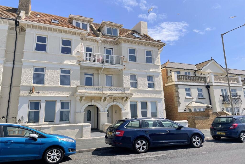 Main image of property: The Esplanade, BN25