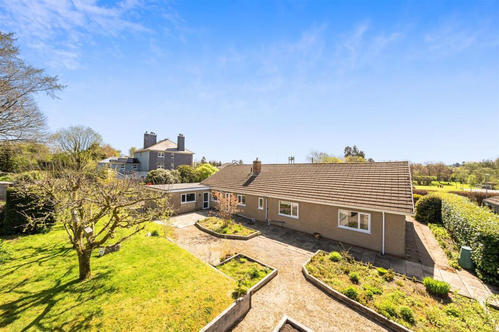 House in Llandrindod Wells - More