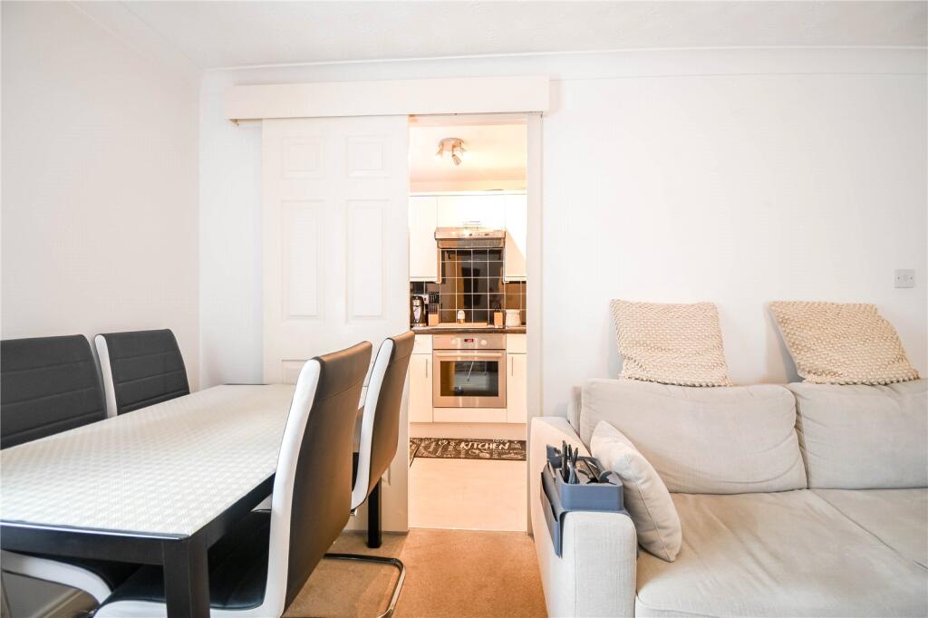 Apartment in Newbury, East Fields, Speenhamland - View 4