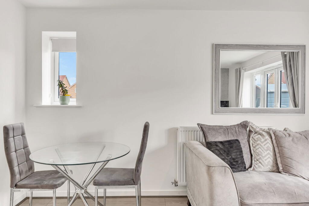 Robinson Avenue, Bedford, MK45 photo 4