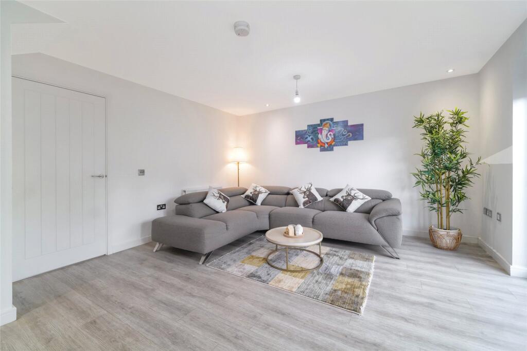 Skylark Gardens, Cambuslang, Glasgow, South Lanarkshire, G72 - View 6