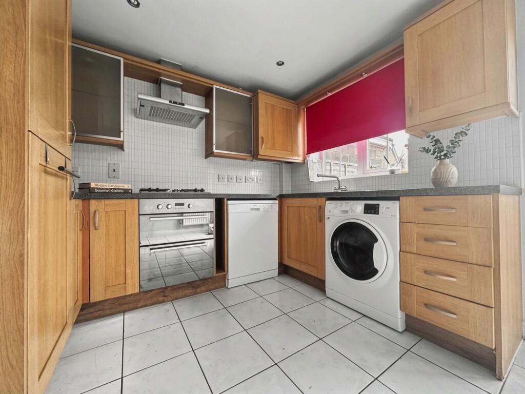 Roundhouse Crescent, Peacehaven, BN10 8GL photo 3