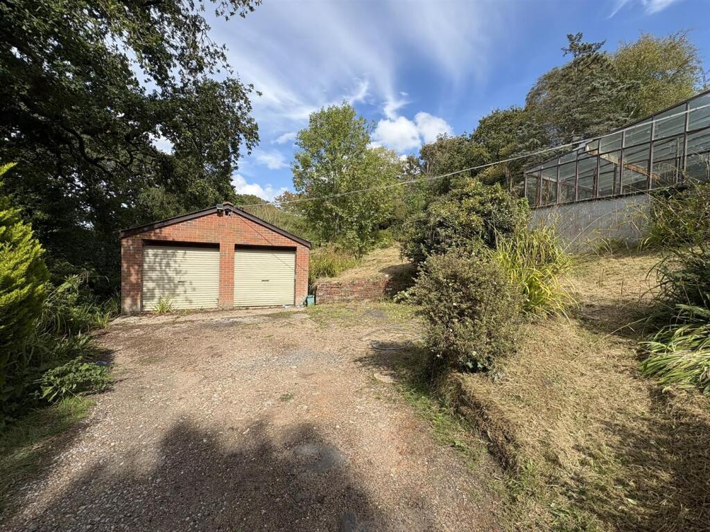 Large Plot - Victoria Avenue photo 2