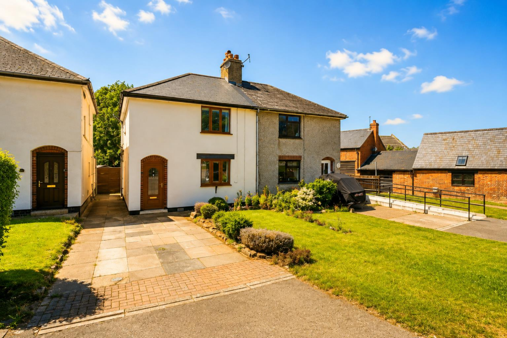 House in Kilsby - More