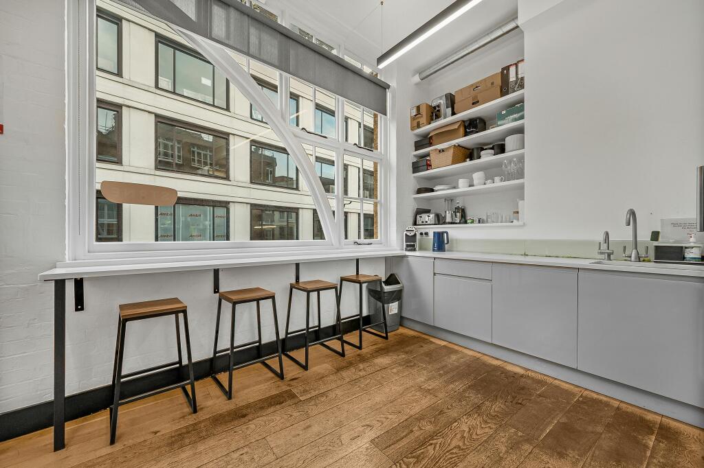 kitchen 1.jpg