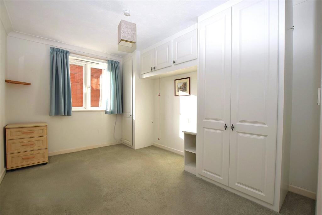 Willow Court, Ackender Road, Alton, Hampshire, GU34 photo 4