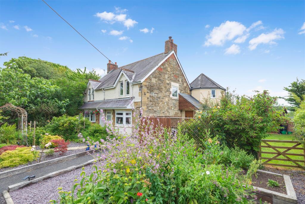 Main image of property: Needles Farmhouse, Back Street East Stour