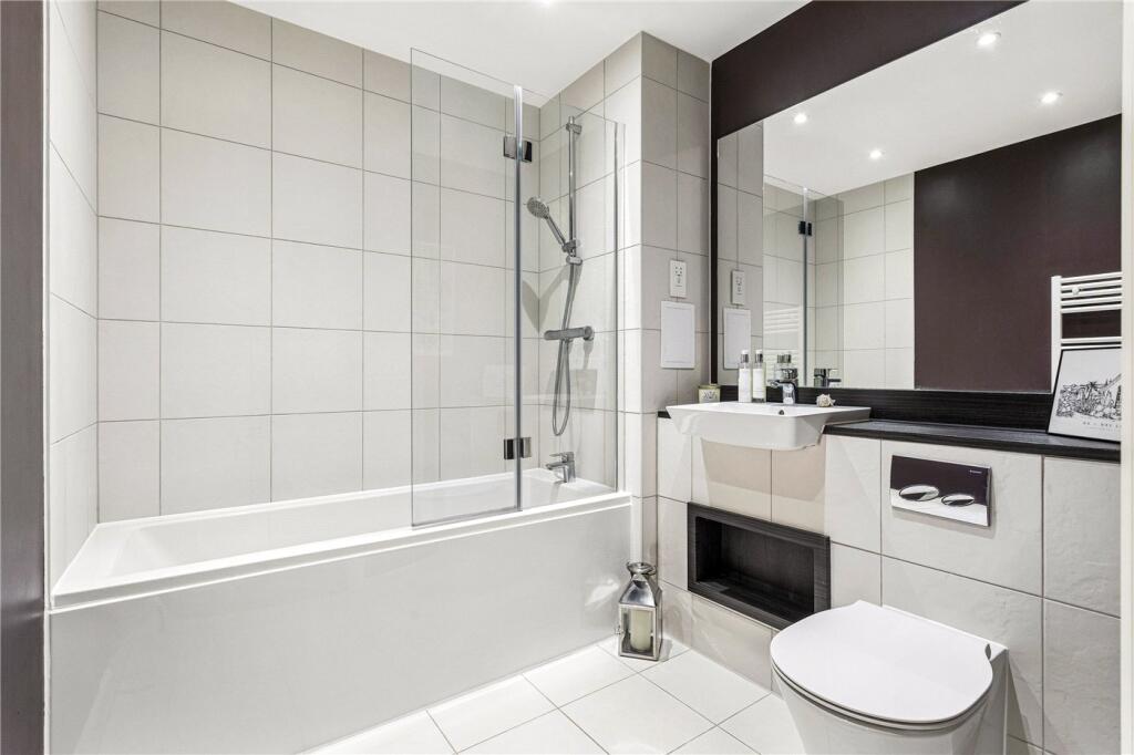 Apartment in London, Springfield Village - More