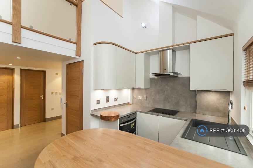 Apartment in Dacorum, Bennetts End - View 5