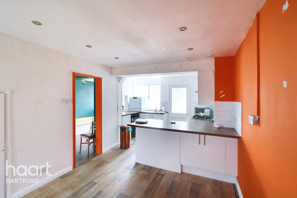 House in Dartford, Hook Green, Wilmington - View 4