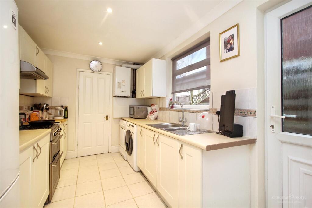 House in Reading, Dee Park - View 5
