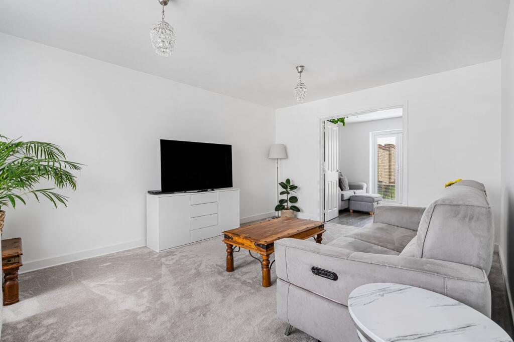House in East Cambridgeshire, Orchards Green, Ely - More