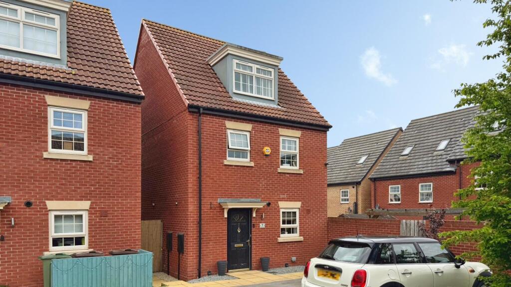 Main image of property: Thornlow Close, Featherstone, Pontefract, Wakefield
