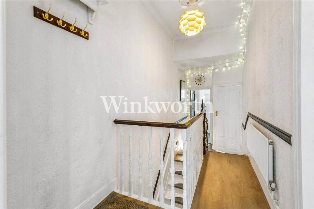 Apartment in London - More