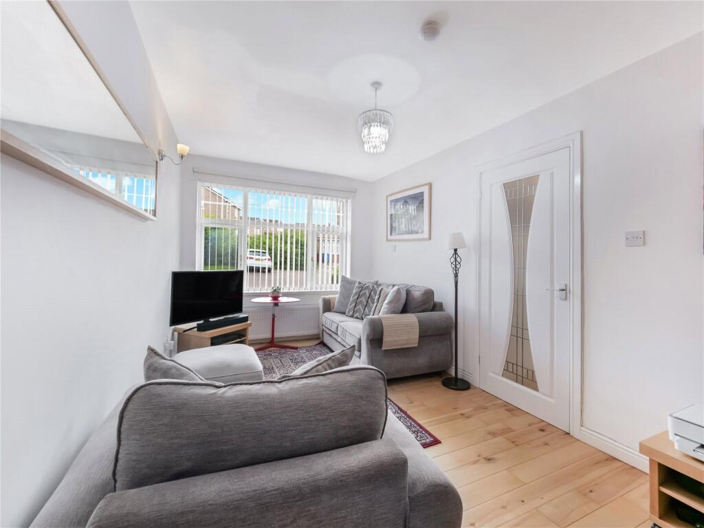 House in Glasgow, South Lanarkshire - More