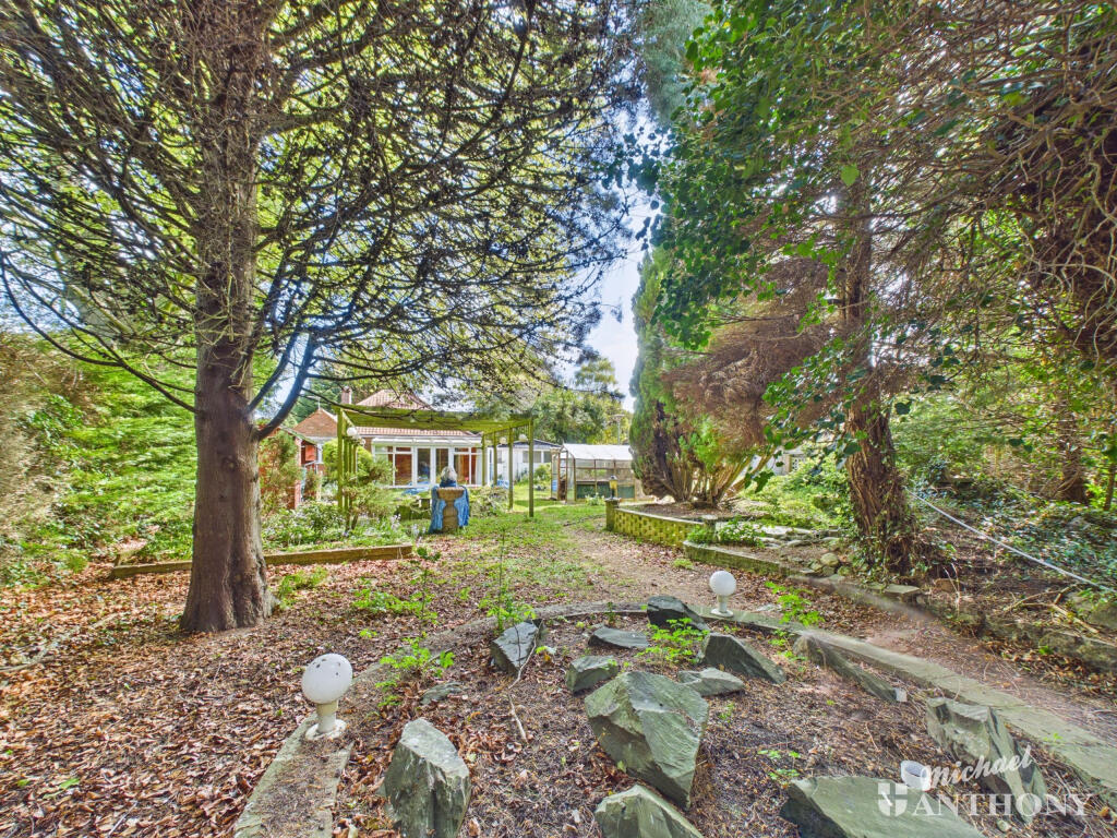 House in Aston Clinton, Buckinghamshire - View 3