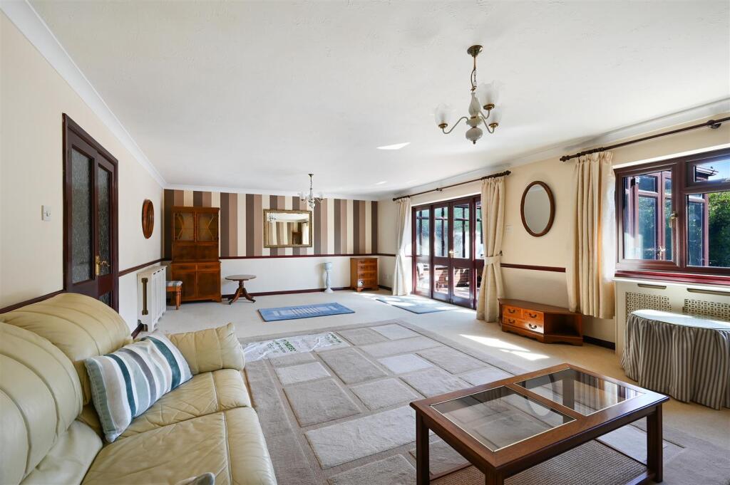 House in Reigate and Banstead, Surrey - View 5