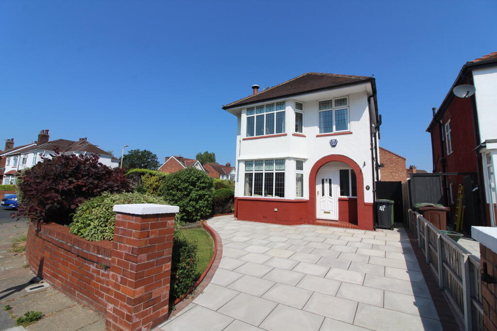 3-bed detached on 41 Balmoral Drive, Southport, Merseyside PR9 8QD, £275,000